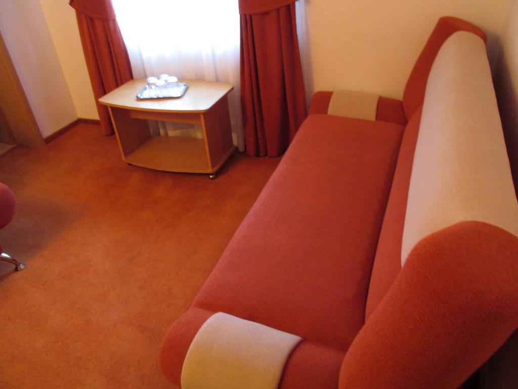 亚特兰蒂斯佩丝苏尼酒店 Buşteni 客房 照片
